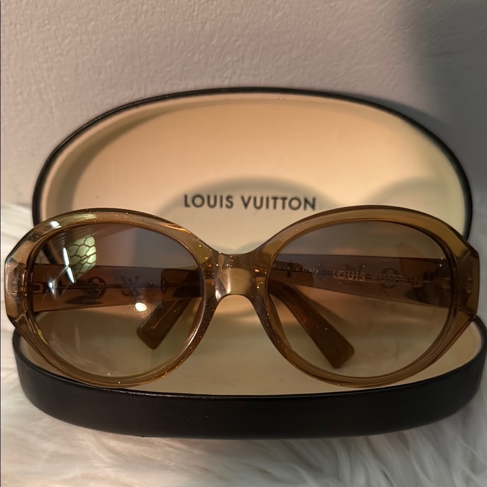 Louis Vuitton Brown Sunglasses Oval Frame Gradient Lenses